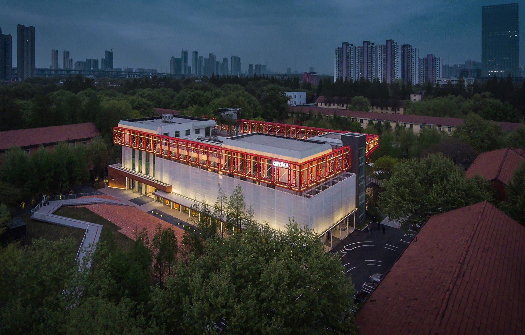 Centro de diseño creativo de Wuhan por Office for Urban Renewal. Fotografía por Liu Anqi 