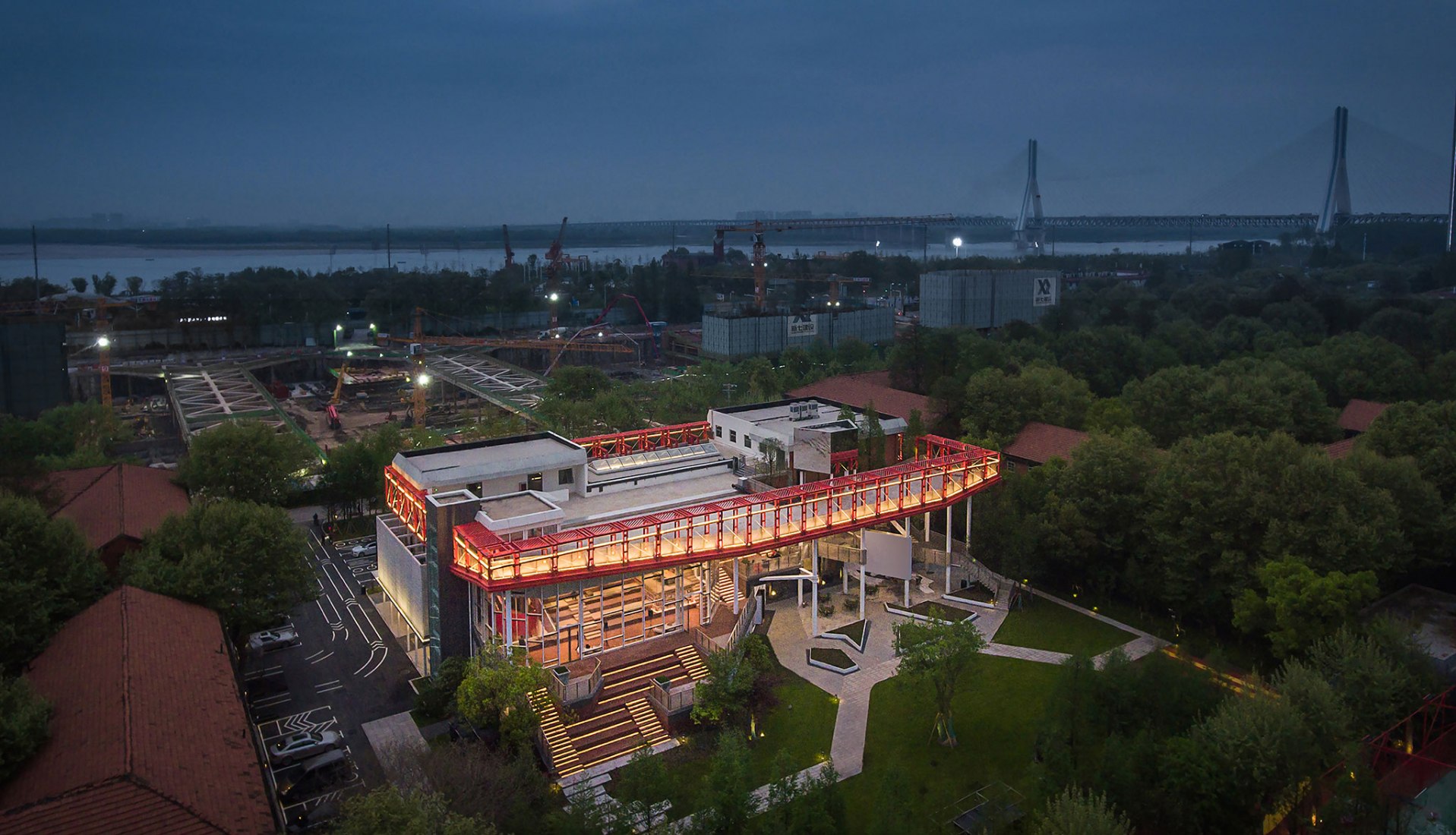 Centro de diseño creativo de Wuhan por Office for Urban Renewal. Fotografía por Liu Anqi 
