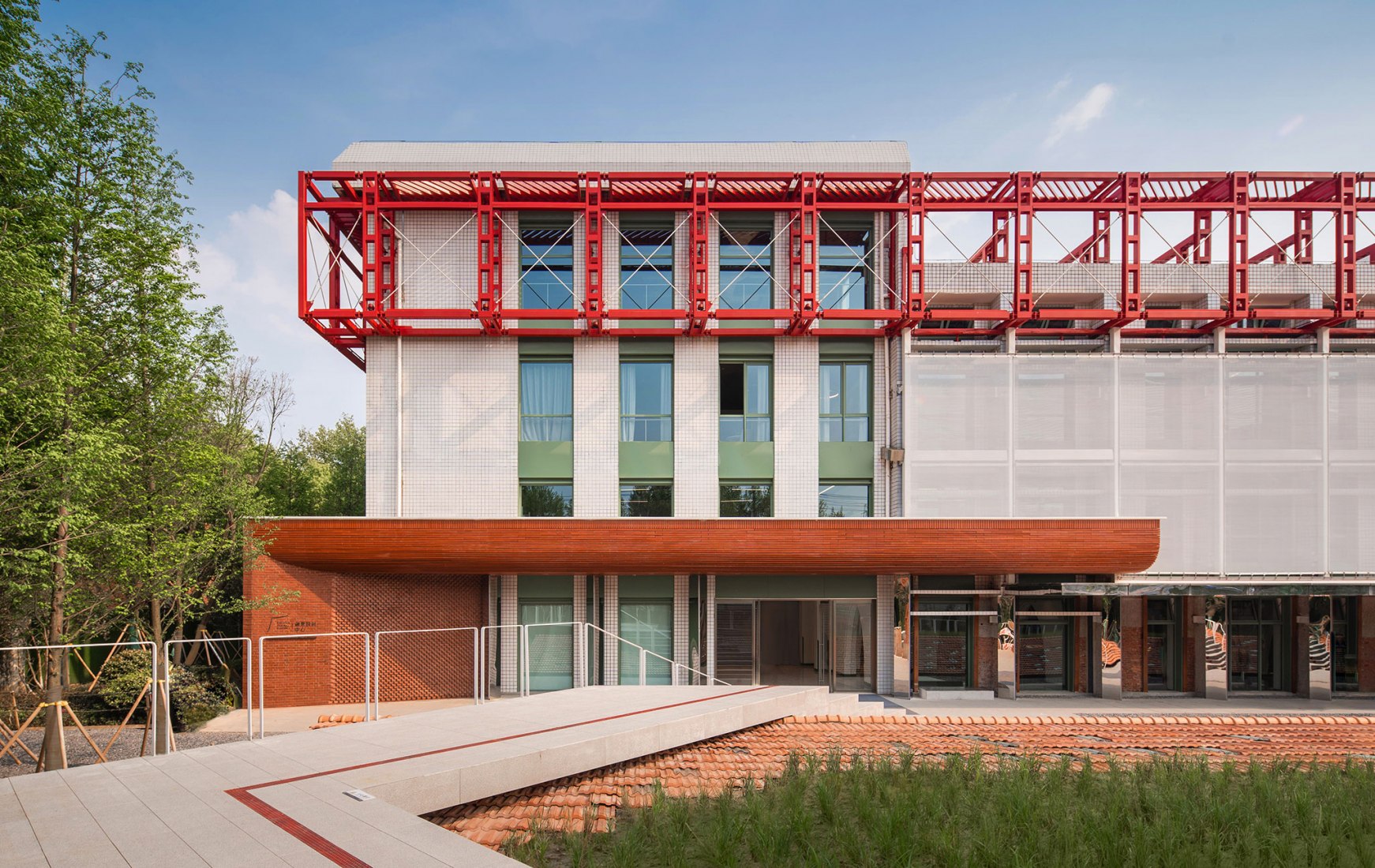 Centro de diseño creativo de Wuhan por Office for Urban Renewal. Fotografía por Liu Anqi 