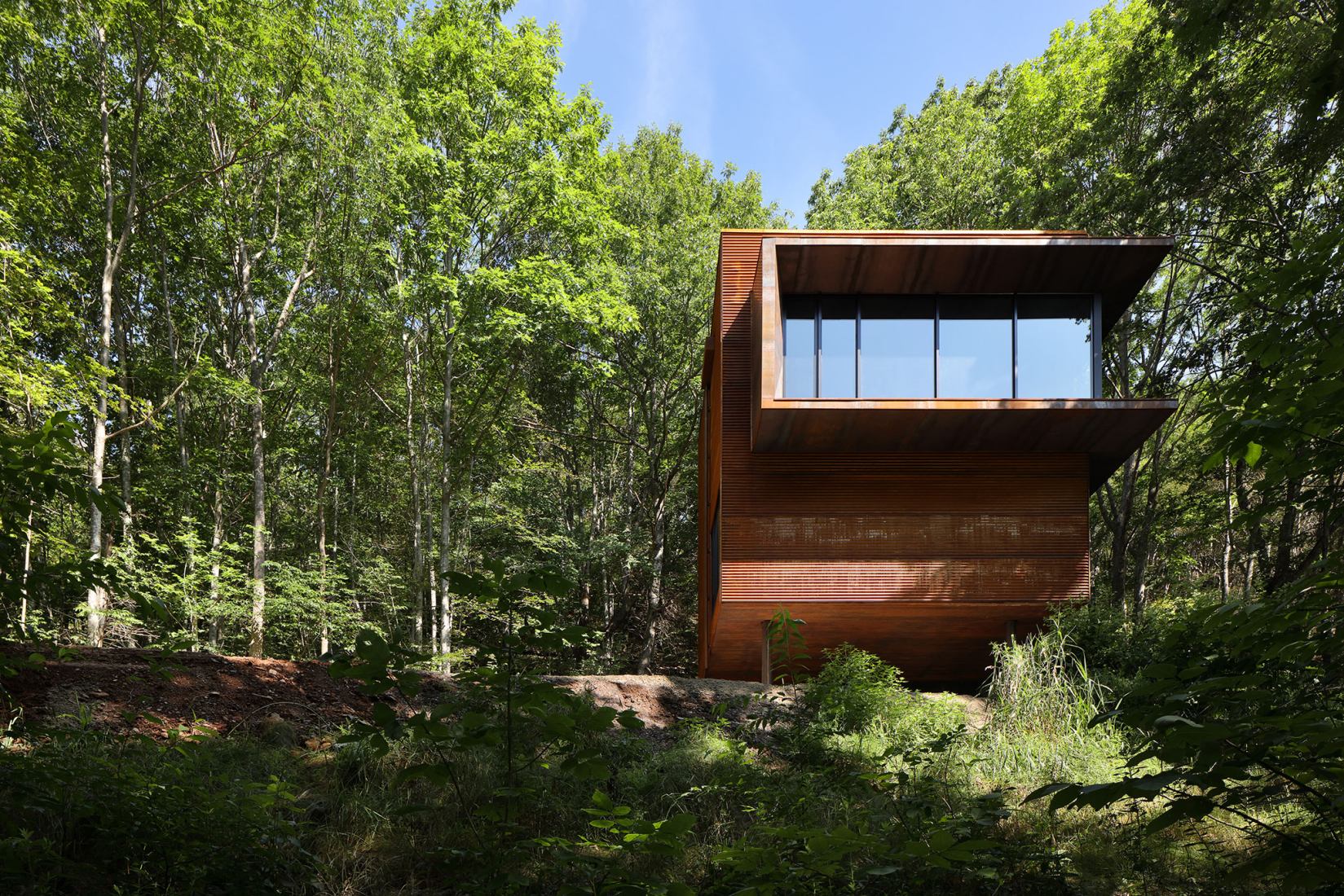 Casa White Rock por Omar Gandhi Architects. Fotografía por Ema Peter Photography.