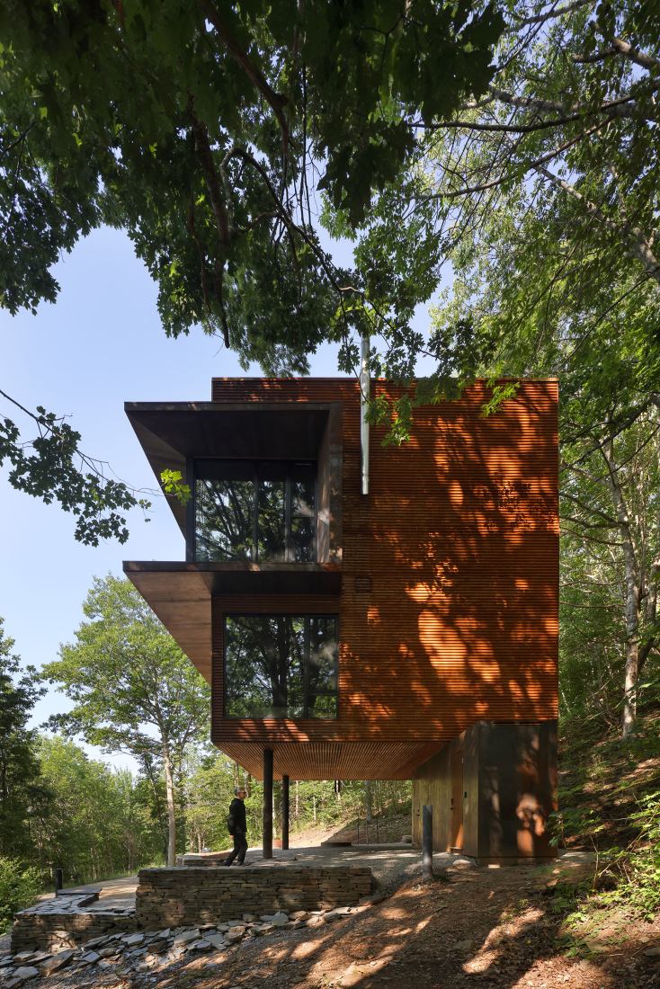 Casa White Rock por Omar Gandhi Architects. Fotografía por Ema Peter Photography.
