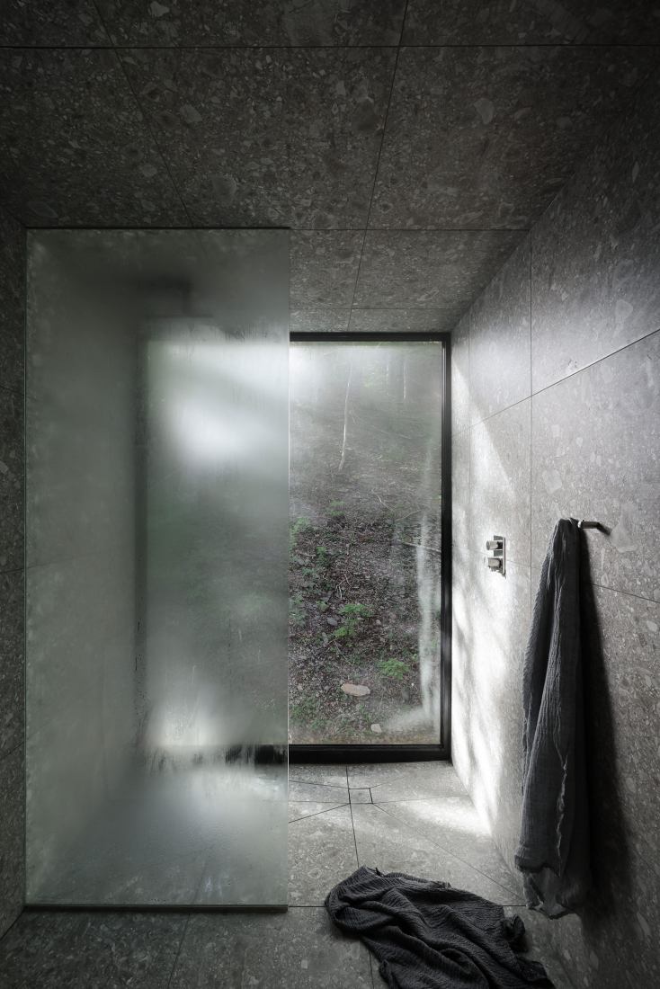 Casa White Rock por Omar Gandhi Architects. Fotografía por Ema Peter Photography.