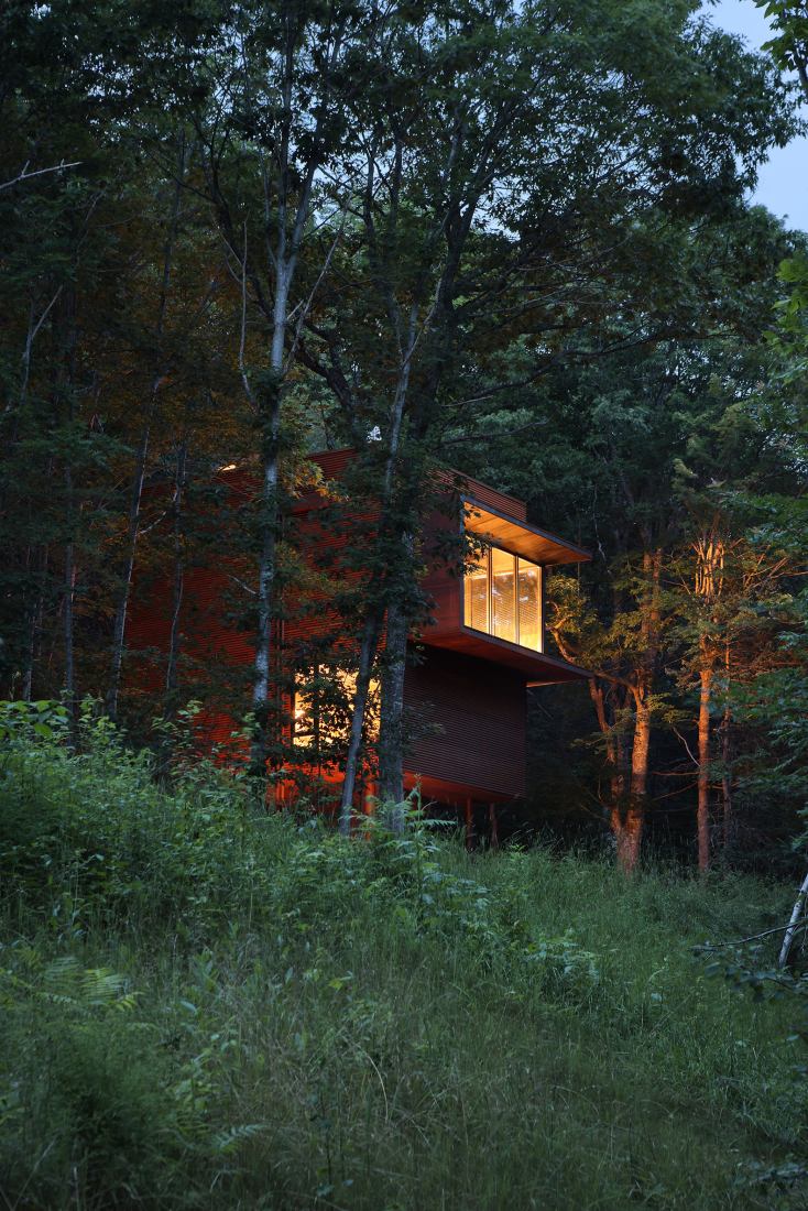 Casa White Rock por Omar Gandhi Architects. Fotografía por Ema Peter Photography.