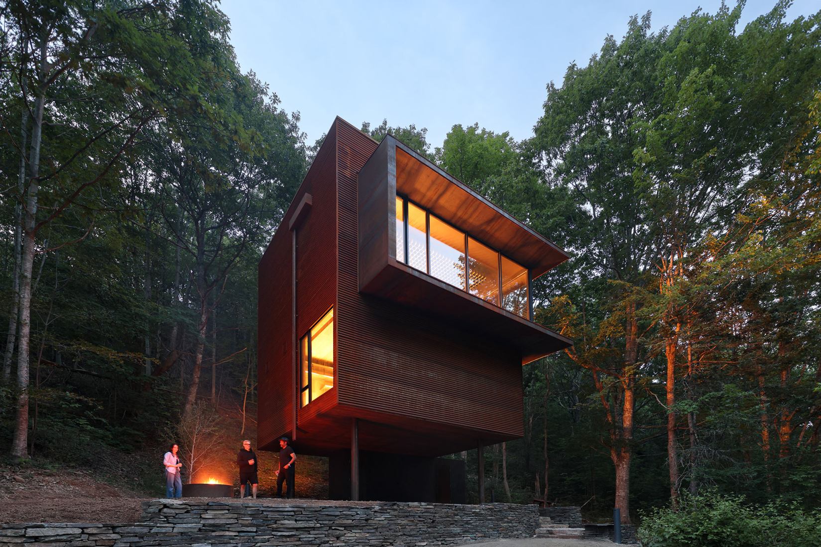 Casa White Rock por Omar Gandhi Architects. Fotografía por Ema Peter Photography.