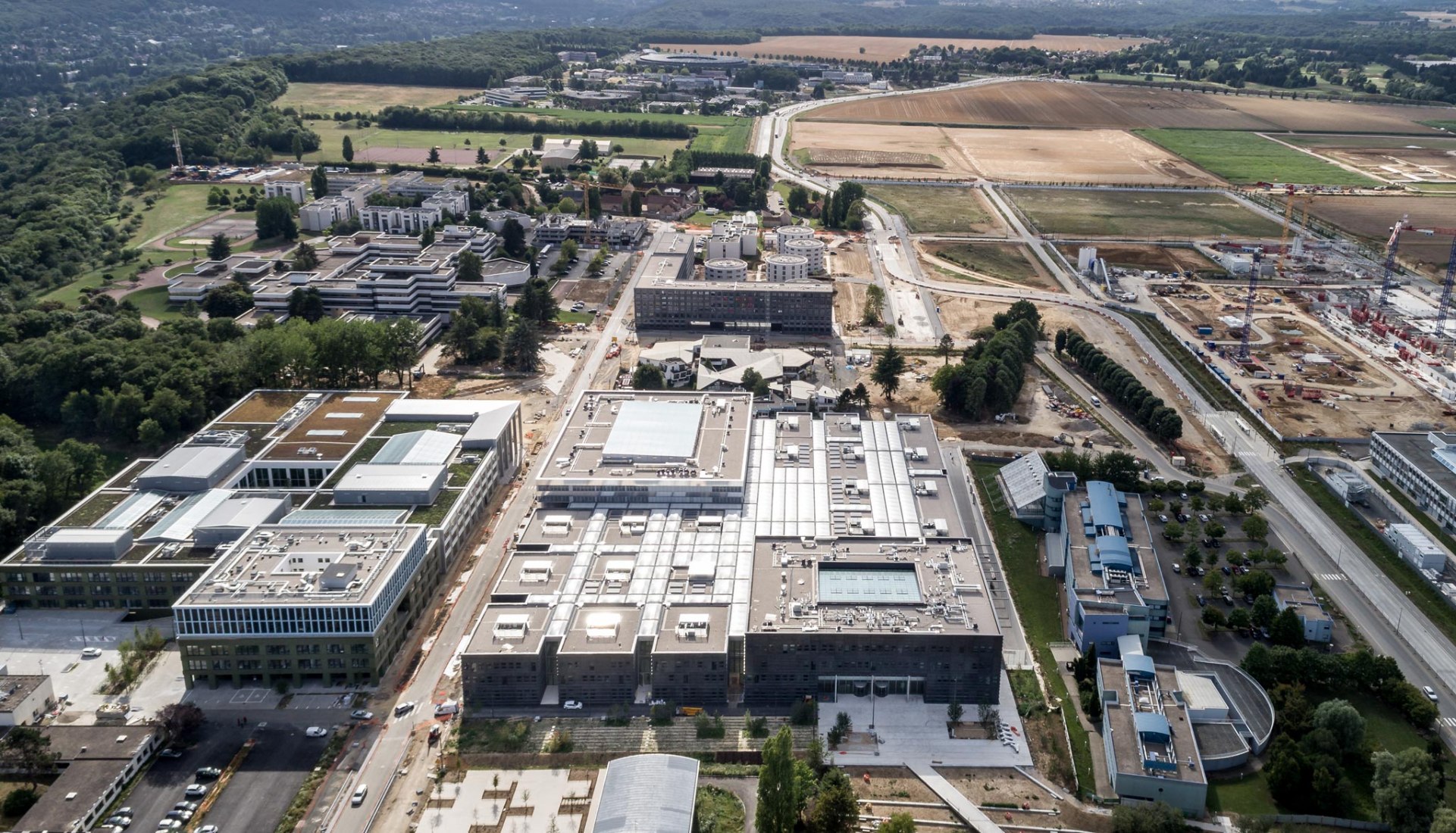 Vista a ojo de pajaro. Nueva Escuela de Ingeniería de CentraleSupélec por OMA. Fotgrafía © Philippe Ruault. Imagen cortesía de OMA