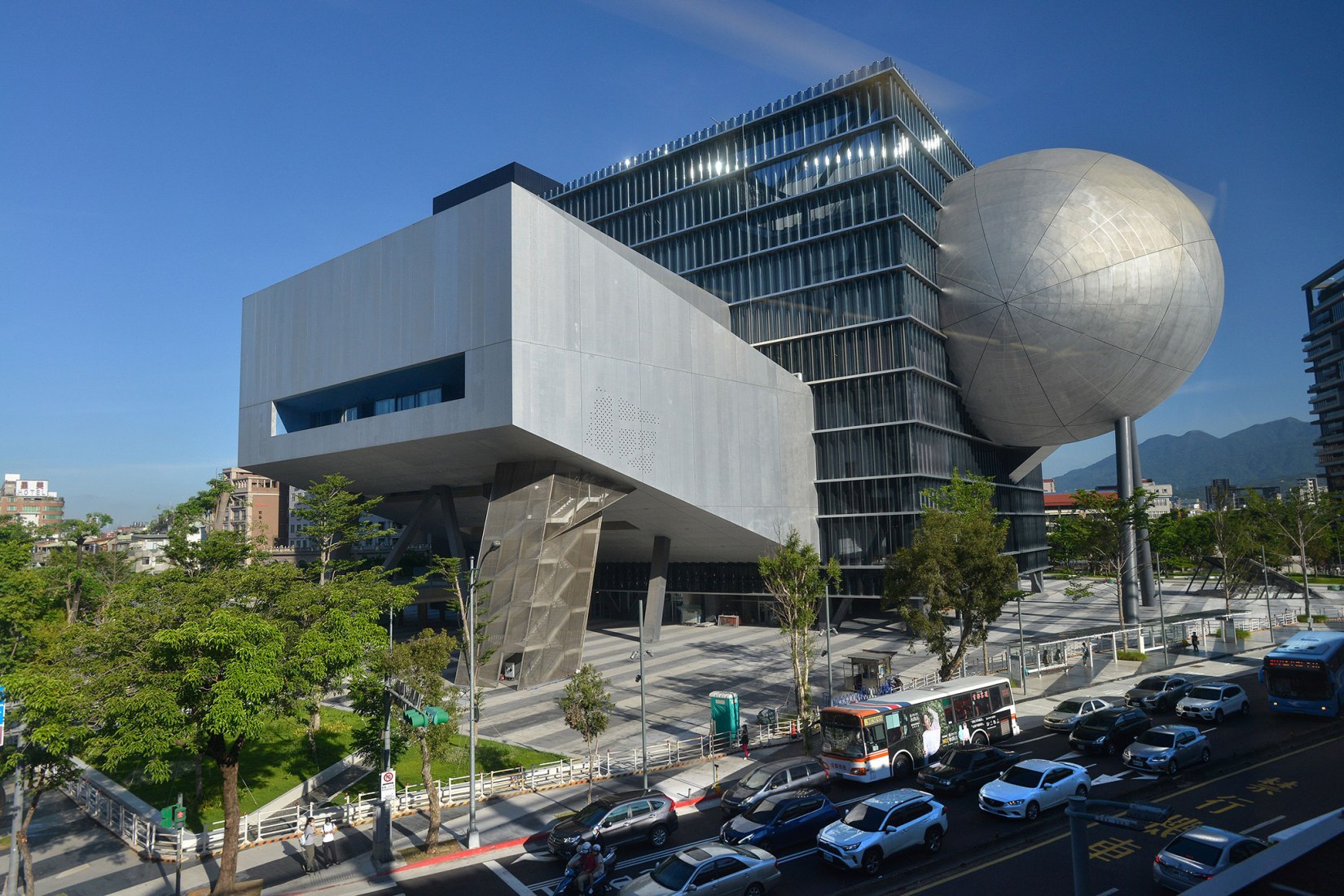 Centro de Artes Escénicas de Taipei por OMA. Fotografía de Chris Stowers