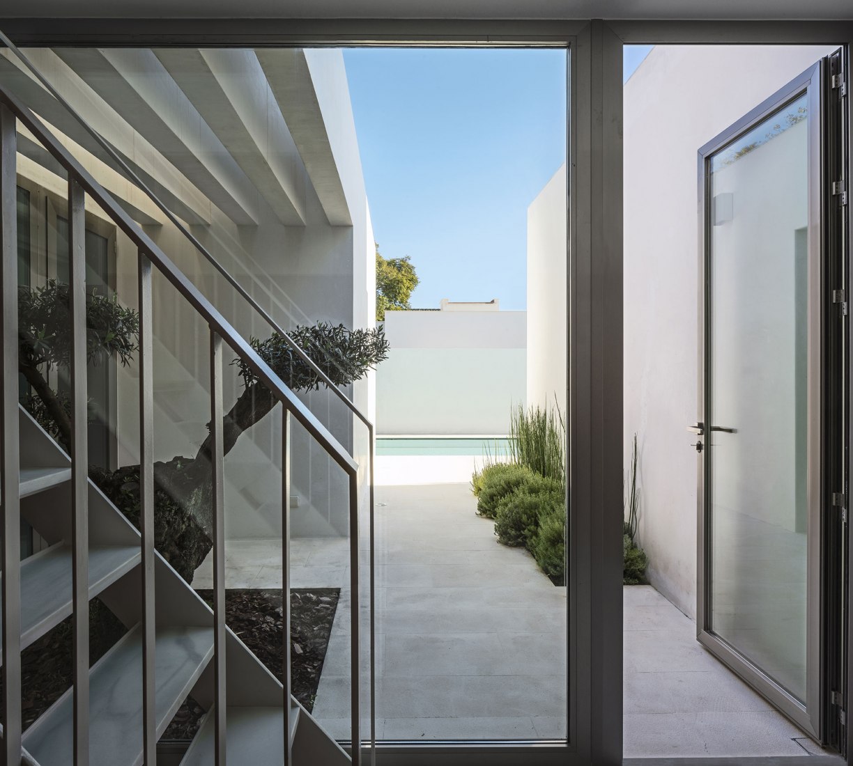 Casa PSM por OOOA Arquitectos. Fotografía por Jesús Granada