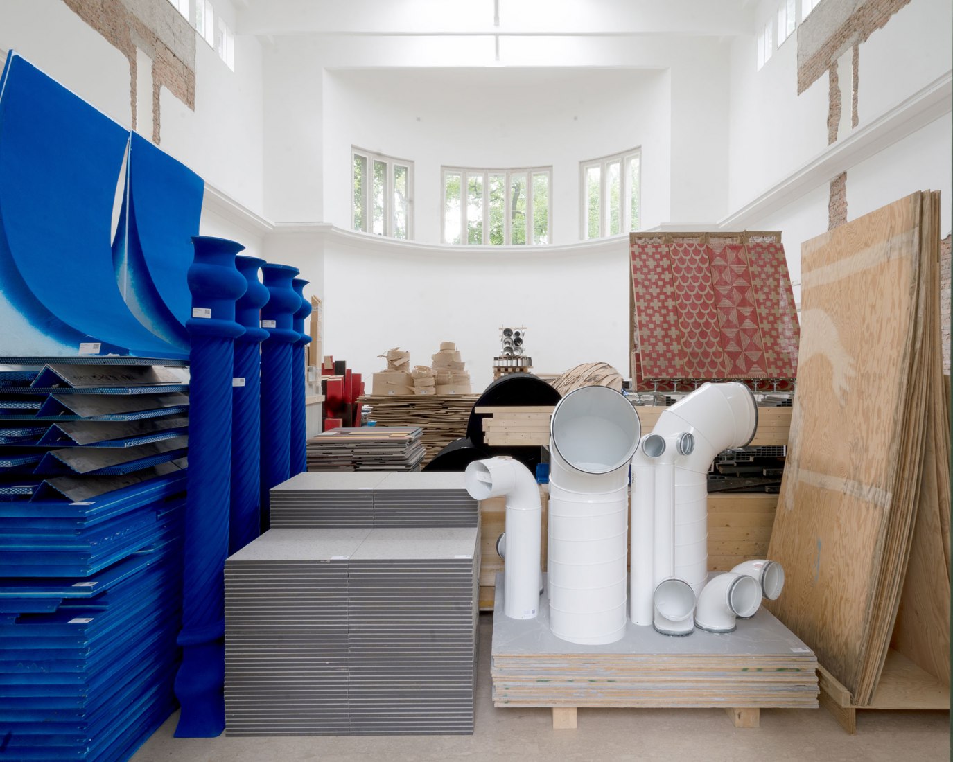 The German Pavilion as a Material Repository. "Open for Maintenance" by Arch+, Summacumfemmer, Büro Juliane Greb, 2023.