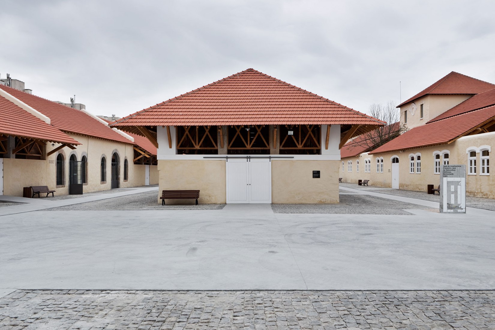 Nuevas instalaciones de Real Vinícola por Guilherme Machado Vaz. Fotografía © Luís Ferreira Alves