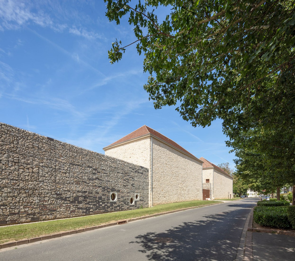 Centro cultural de Chessy por OPUS 5 Architectes. Fotografía por Luc Boegly.