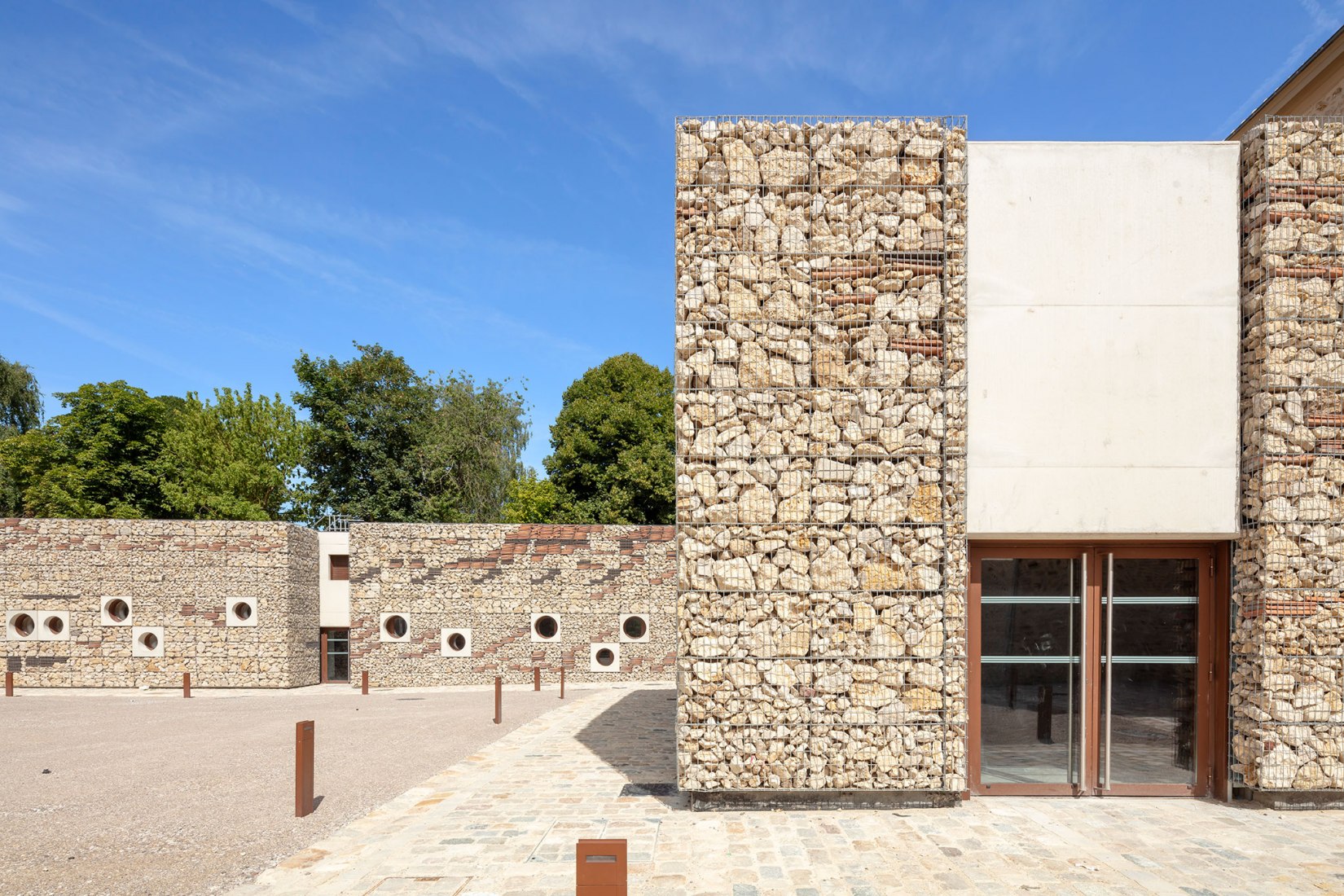 Centro cultural de Chessy por OPUS 5 Architectes. Fotografía por Luc Boegly.