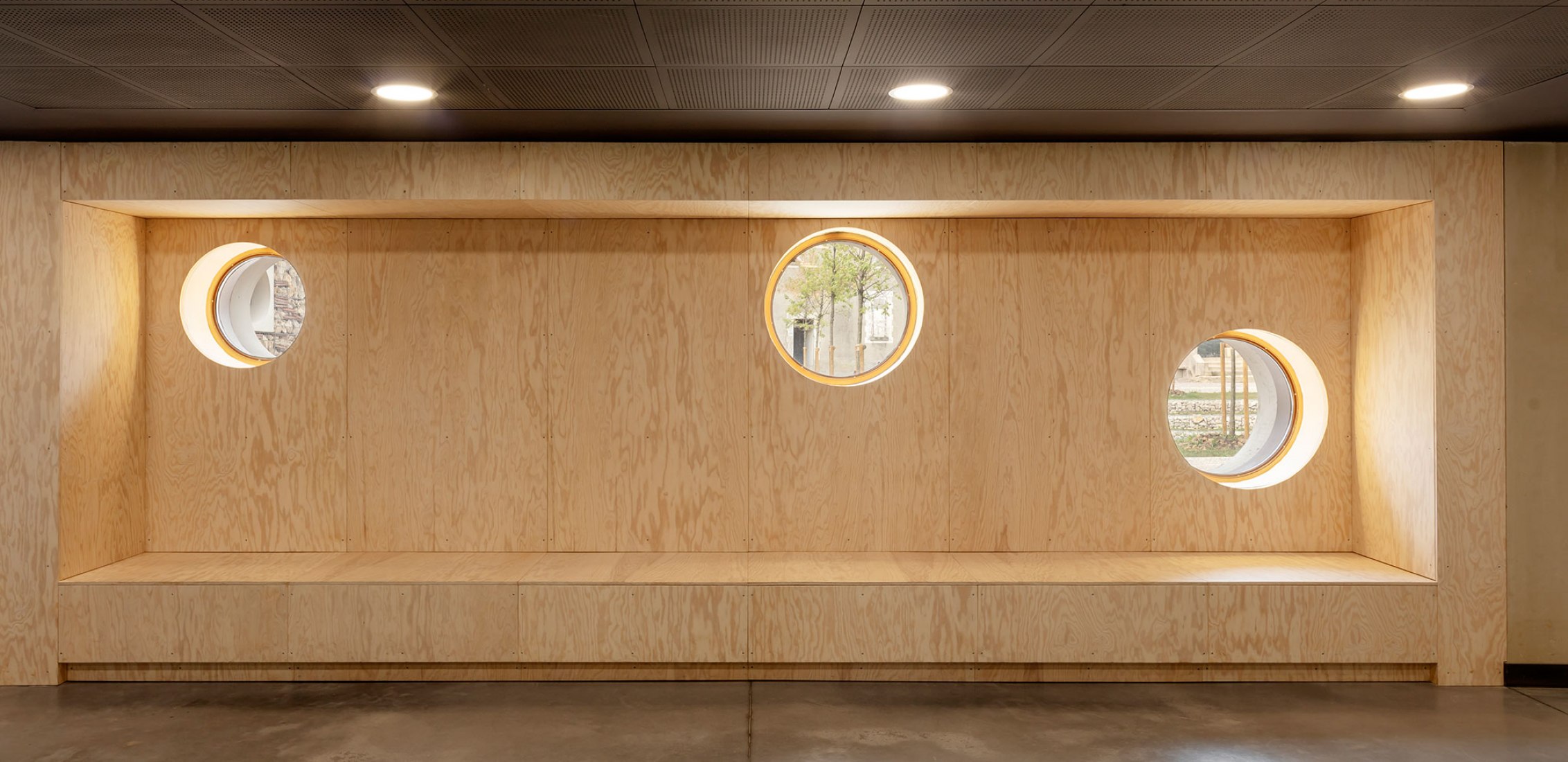 Centro cultural de Chessy por OPUS 5 Architectes. Fotografía por Luc Boegly.