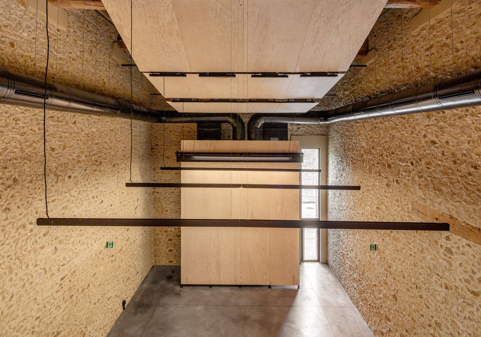 Centro cultural de Chessy por OPUS 5 Architectes. Fotografía por Luc Boegly.