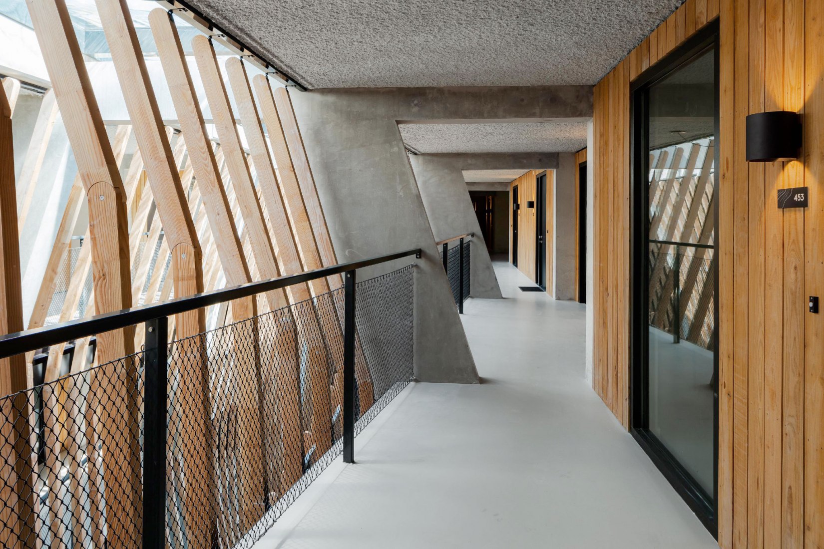Jonas por Orange Architects. Fotografía por Sebastian van Damme.