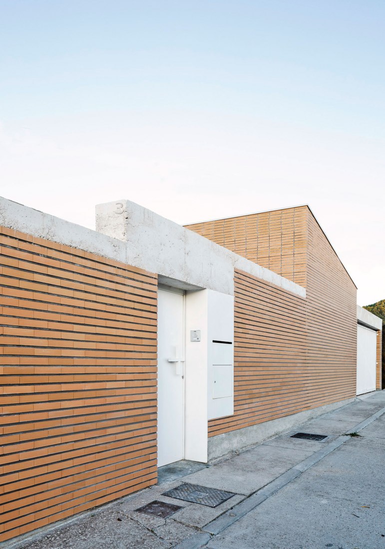 Casa Fa por Óscar Miguel Ares Álvarez. Fotografía por Pedro Iván Ramos y Óscar Miguel Ares.