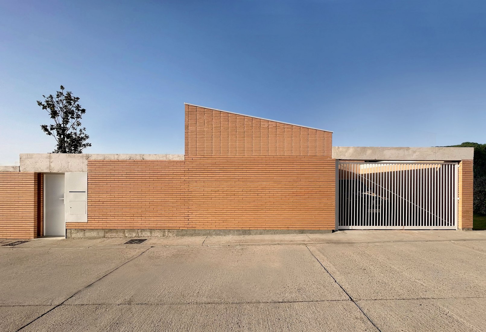 Casa Fa por Óscar Miguel Ares Álvarez. Fotografía por Pedro Iván Ramos y Óscar Miguel Ares.