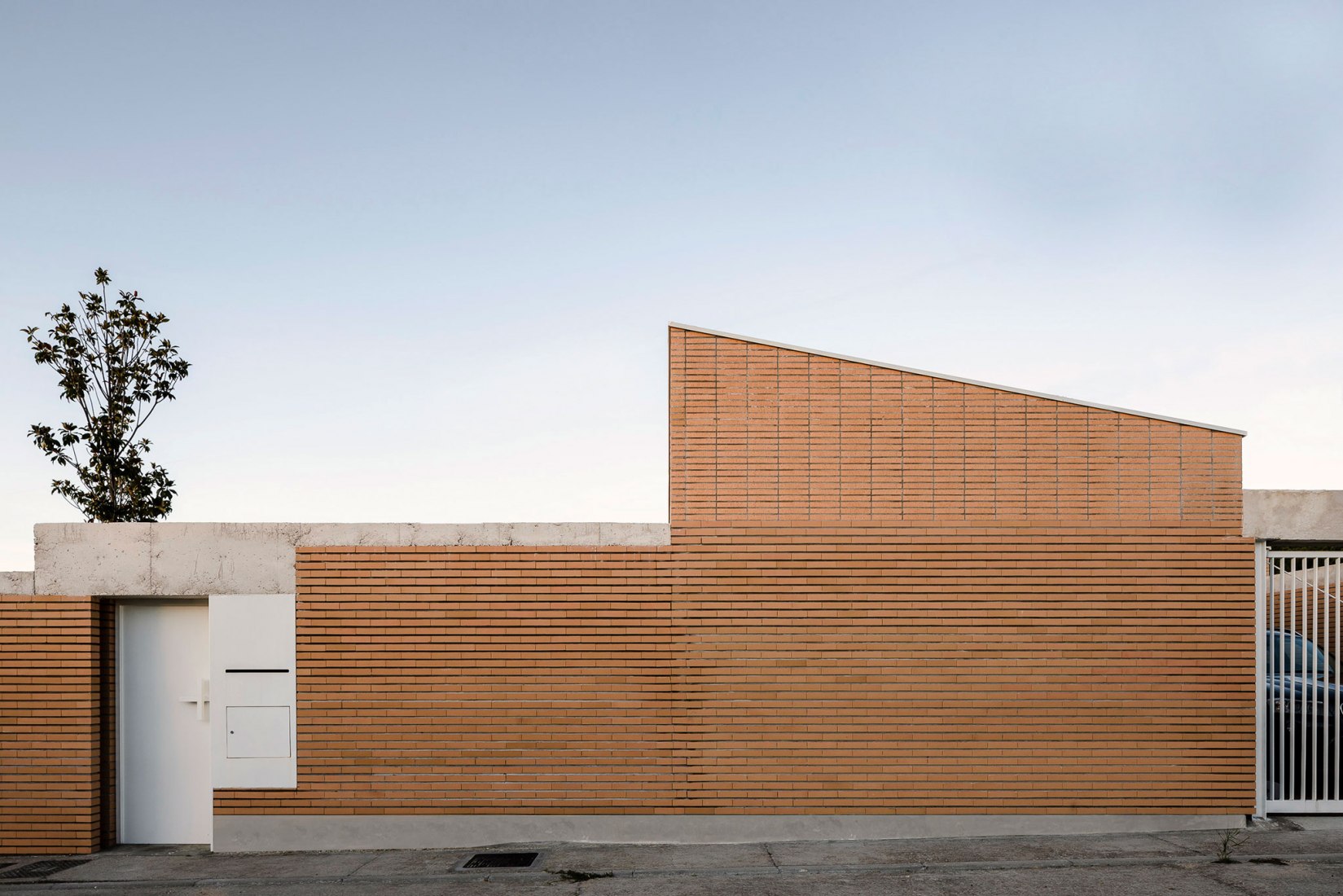 Casa Fa por Óscar Miguel Ares Álvarez. Fotografía por Pedro Iván Ramos y Óscar Miguel Ares.
