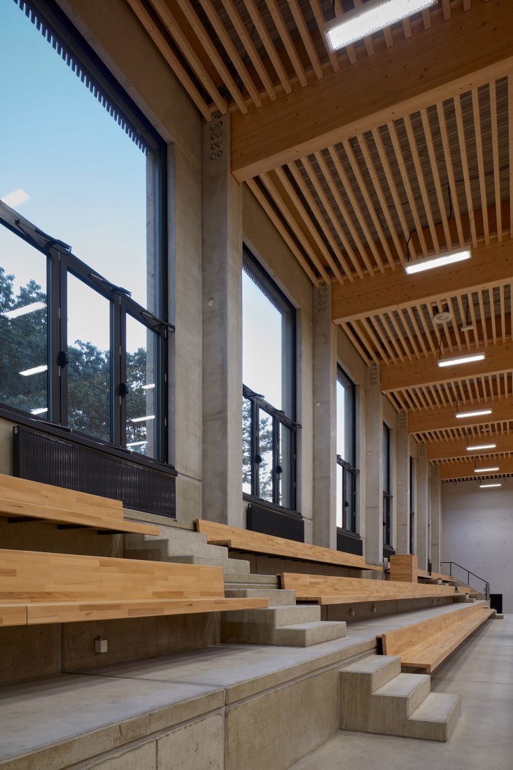 Pabellón deportivo en Borky por OV-architekti. Fotografía por BoysPlayNice.