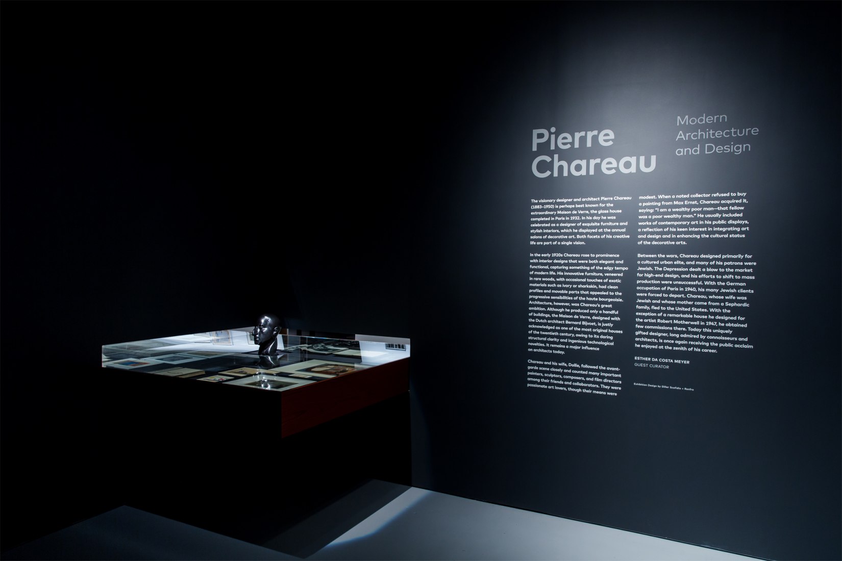 Vistas de la instalación para Pierre Chareau: Modern Architecture and Design, expuesta del 4 de noviembre 2016 al 26 de marzo de 2017 en el  Jewish Museum, Nueva York. Fotografía © Will Ragozzino