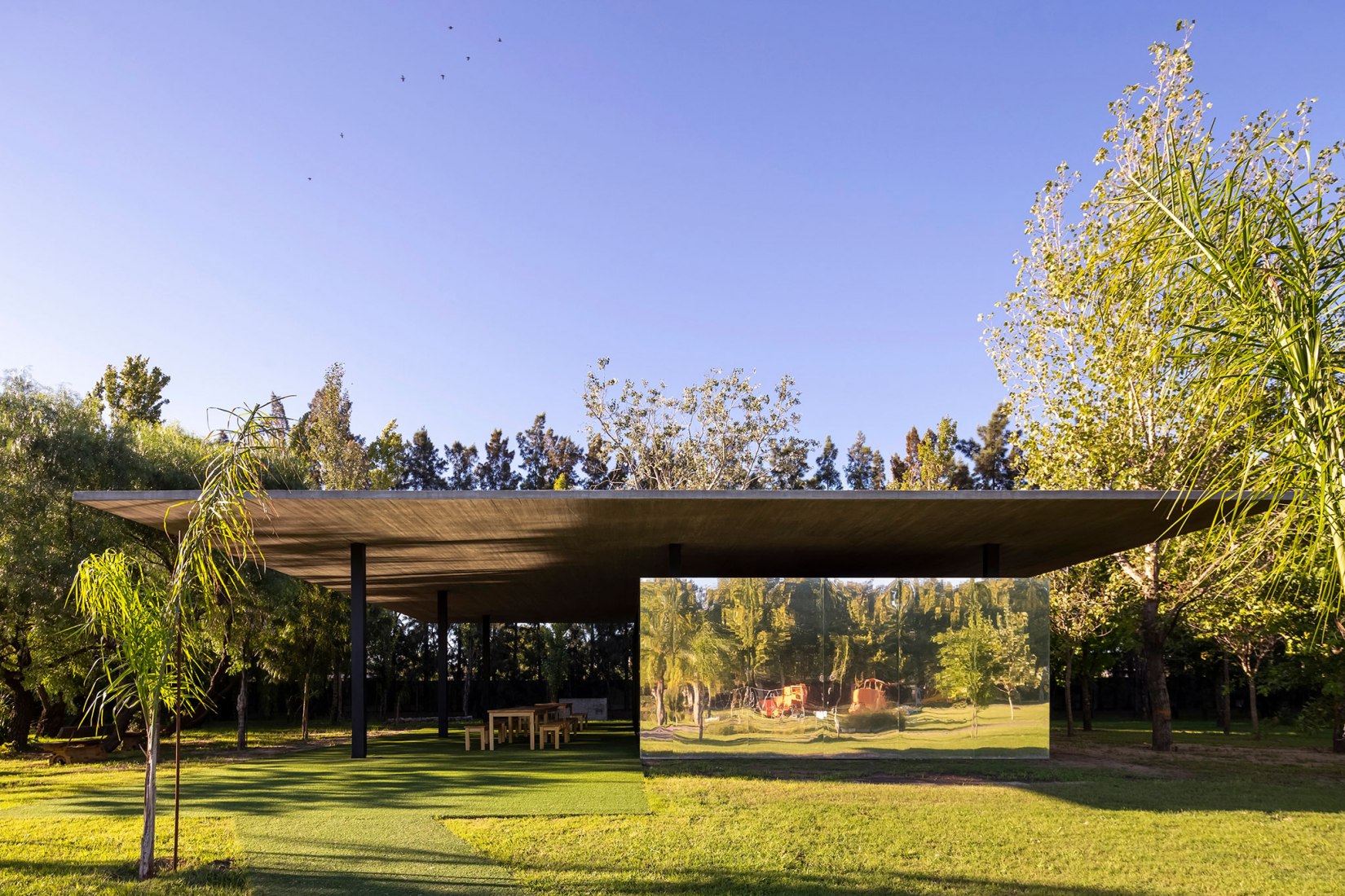 La Nave Pavilion by Estudio Pablo Gagliardo. Photograph by Ramiro Sosa.