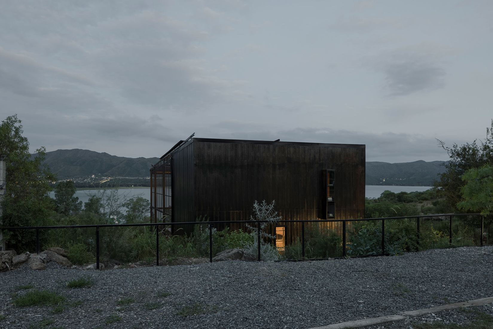 Casa Solar por Pablo Senmartin Arquitectos. Fotografía por Federico Cairoli.