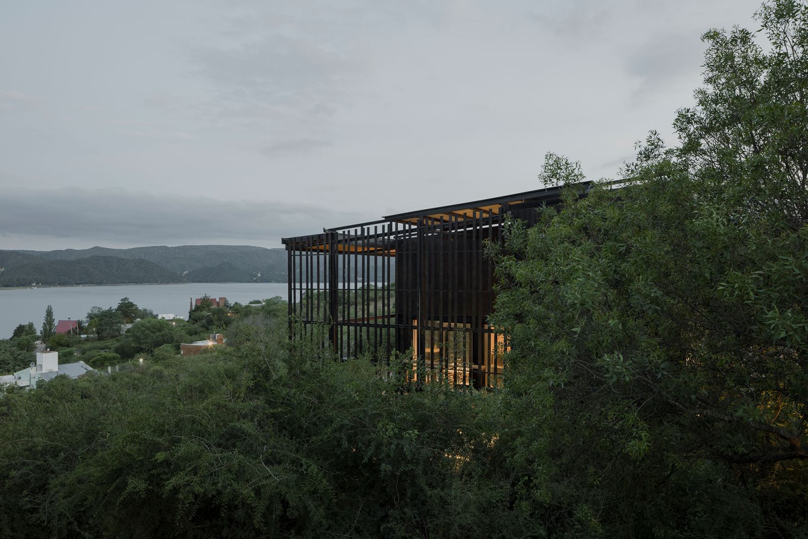 Casa Solar por Pablo Senmartin Arquitectos. Fotografía por Federico Cairoli.