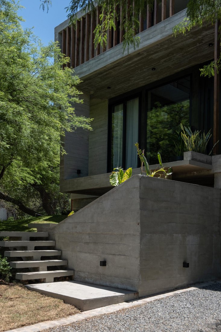 Casa en El Rodeo por Pablo Senmartin Arquitectos. Fotografía por Andrés Domínguez.