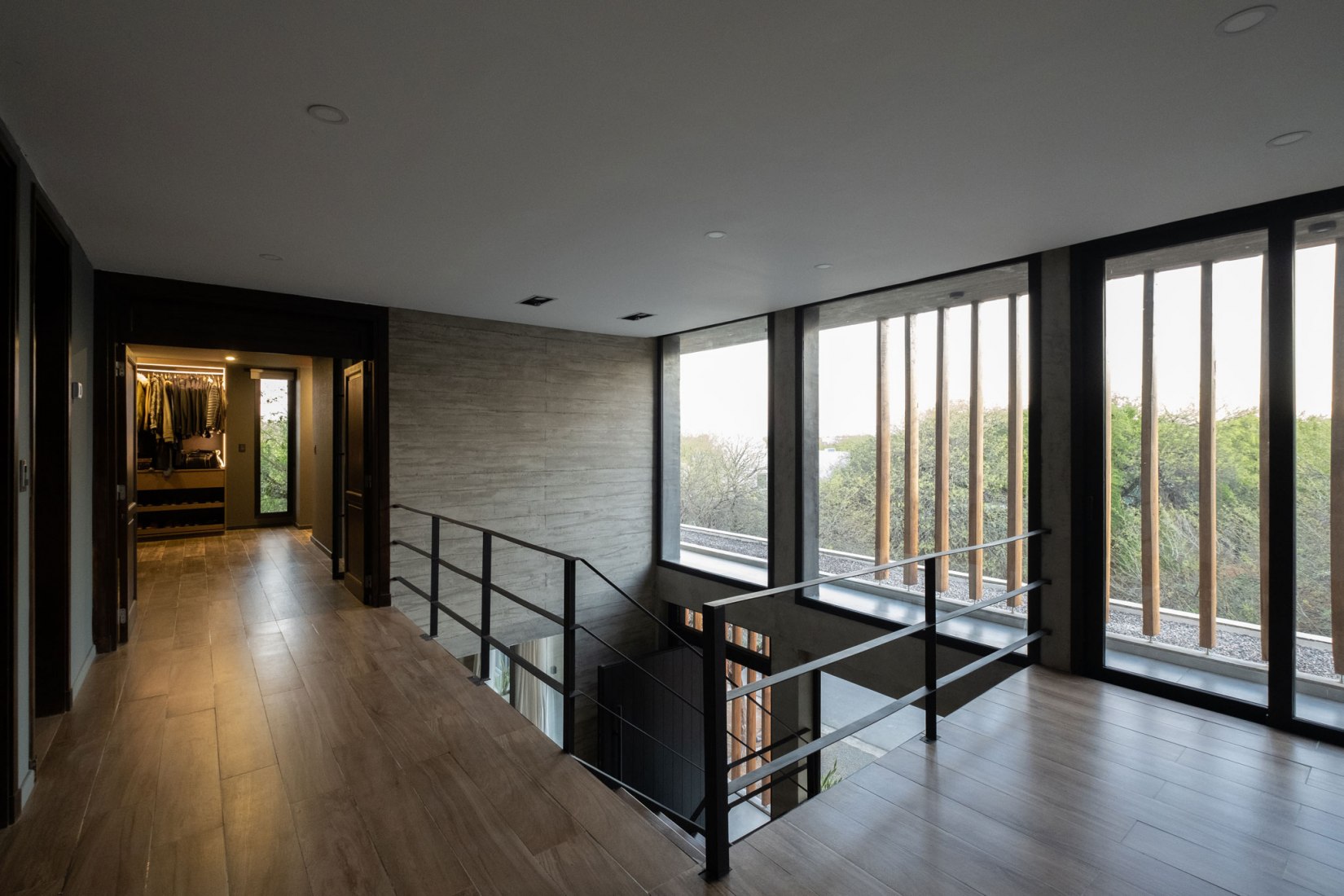 Casa en El Rodeo por Pablo Senmartin Arquitectos. Fotografía por Andrés Domínguez.
