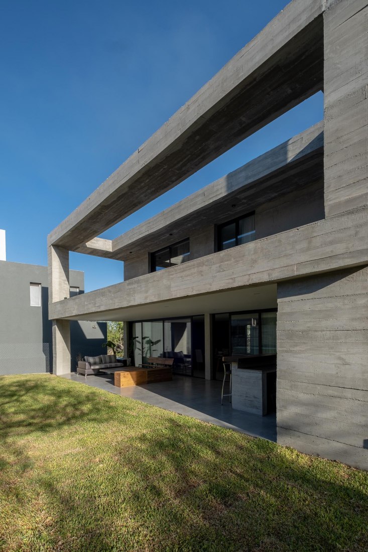 Casa en El Rodeo por Pablo Senmartin Arquitectos. Fotografía por Andrés Domínguez.