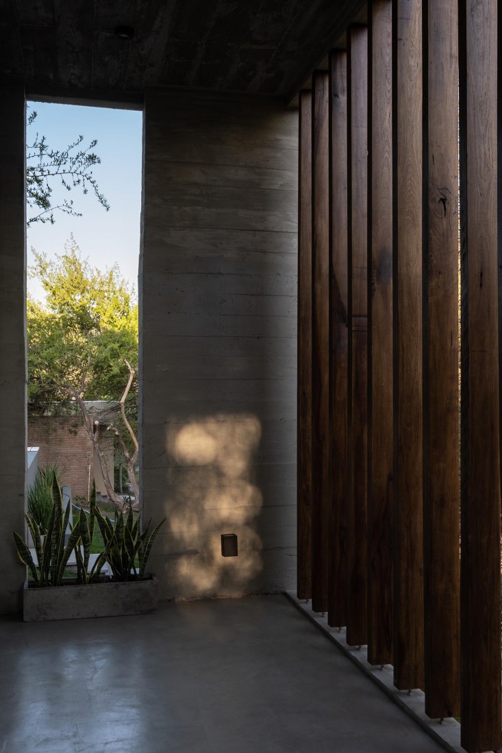 Casa en El Rodeo por Pablo Senmartin Arquitectos. Fotografía por Andrés Domínguez.
