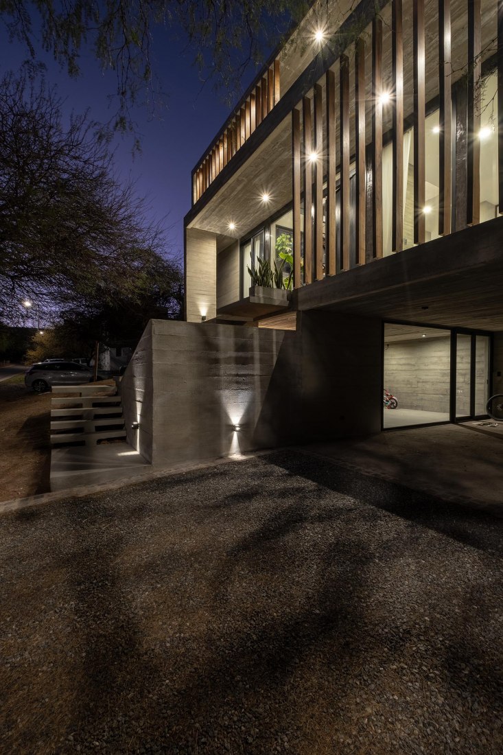 Casa en El Rodeo por Pablo Senmartin Arquitectos. Fotografía por Andrés Domínguez.