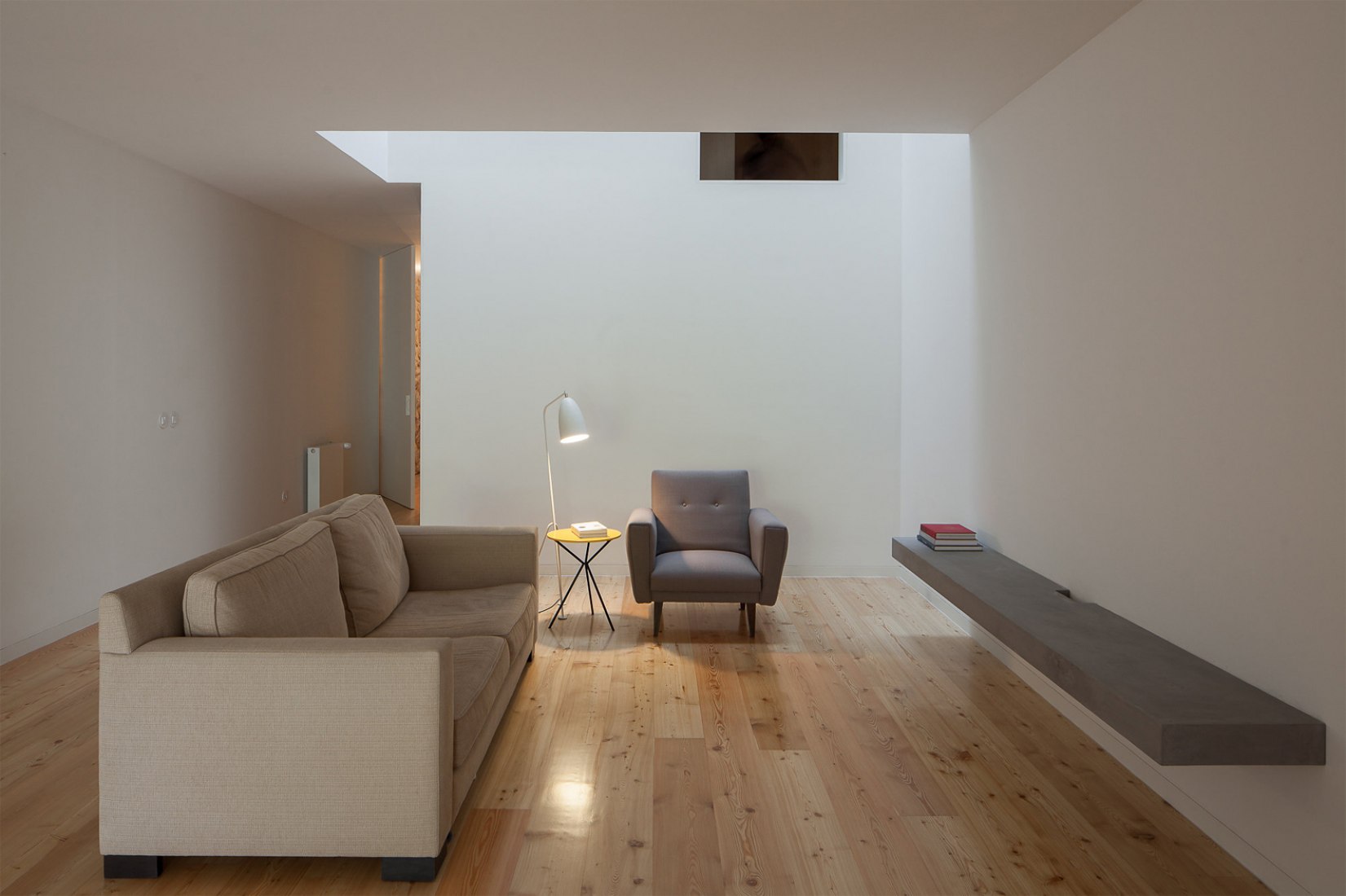 Boavista House by Pablo Pita Architects. Interior view of the social space.Photograph © José Campos.