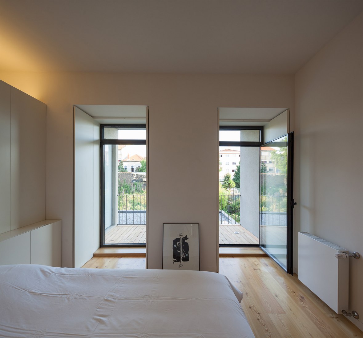 Boavista House by Pablo Pita Architects. Interior view of the social space.Photograph © José Campos.