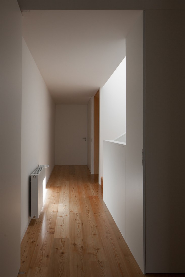 Boavista House by Pablo Pita Architects. Interior view of the social space.Photograph © José Campos.