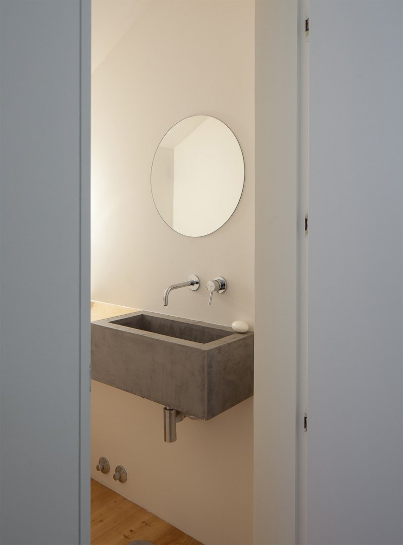 Boavista House by Pablo Pita Architects. Interior view of the social space.Photograph © José Campos.