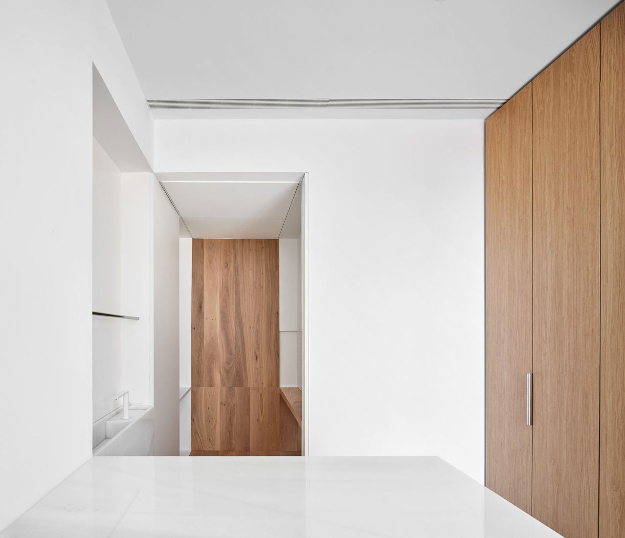 Oratory of the new IESE Building by padilla nicás arquitectos. Photograph by José Hevia.