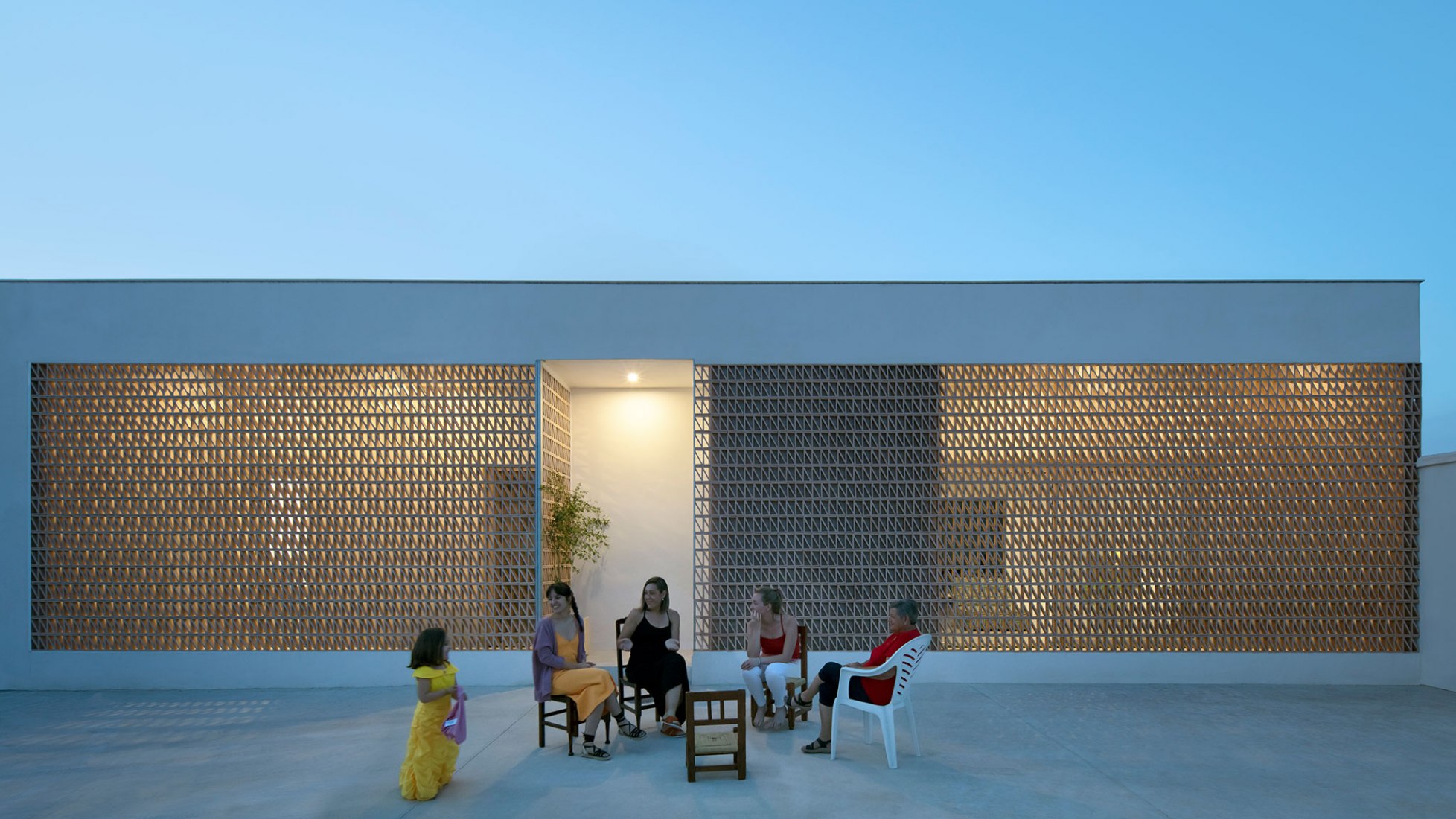 Vivienda en torno a una «era» por Palera arquitectos. Fotografía por Milena Villalba