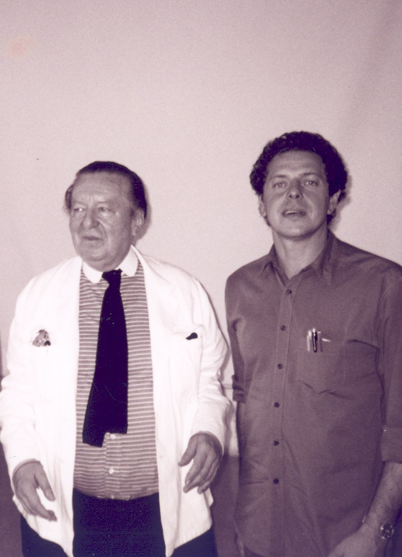 Juan Herreros con Cedric Price, Barcelona, 2001. Imagen cortesía de Itinerant Office.