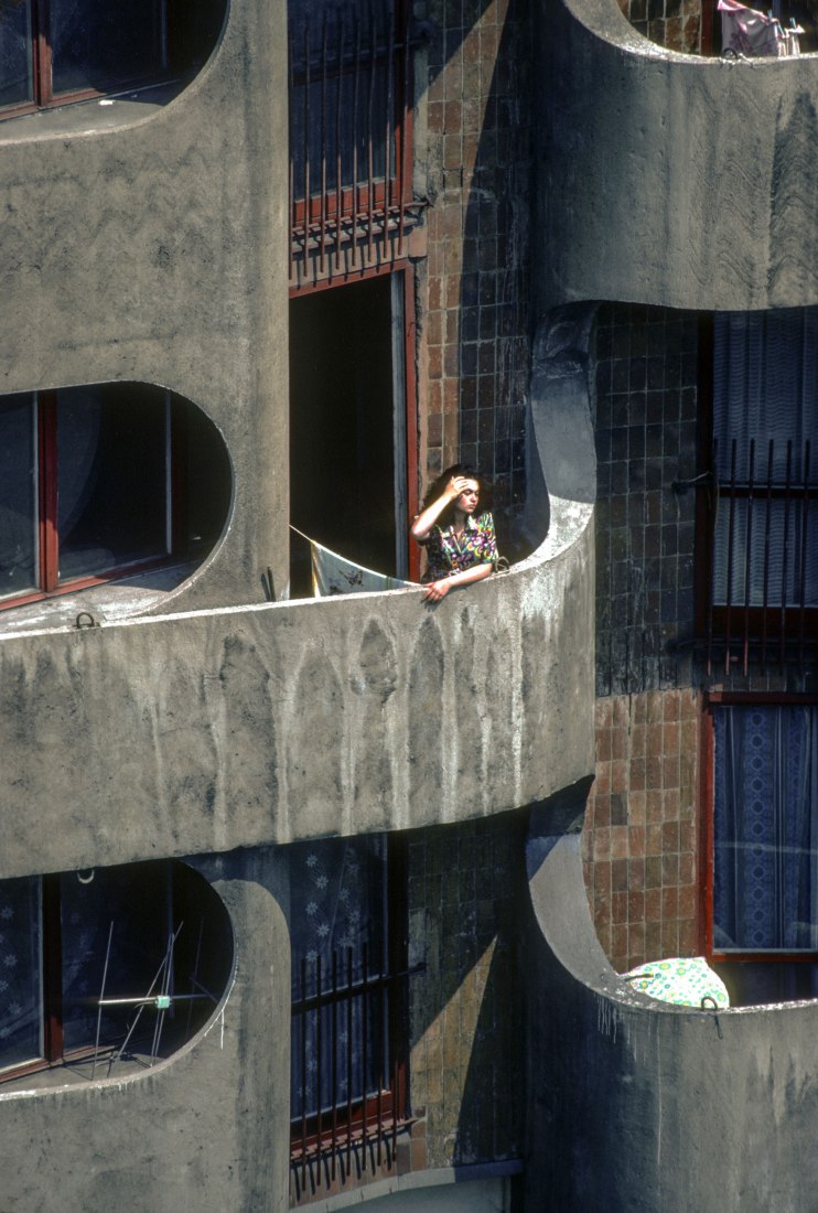 Complejo residencial y comercial en la Plaza Grunwaldzki (1963-76) Fotografía por Chris Niedenthal.