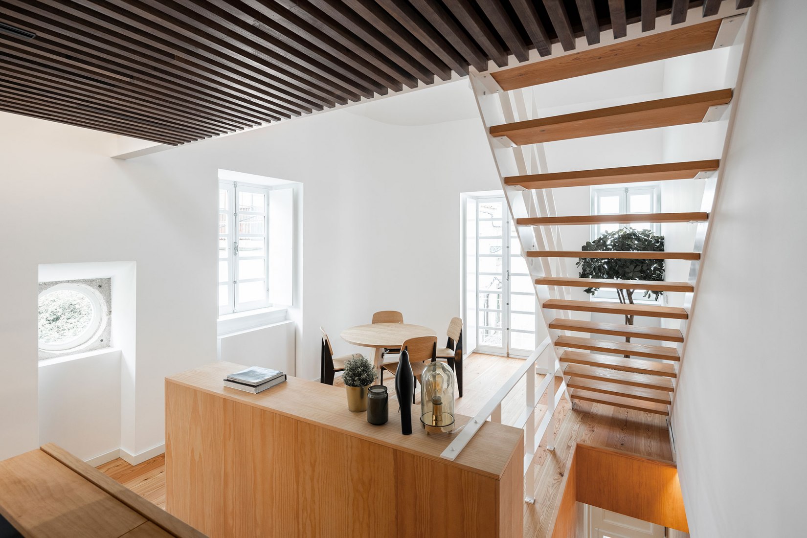 Casa dos Oleiros por Paulo Martins Arquitecto. Fotografía por Ivo Tavares Studio