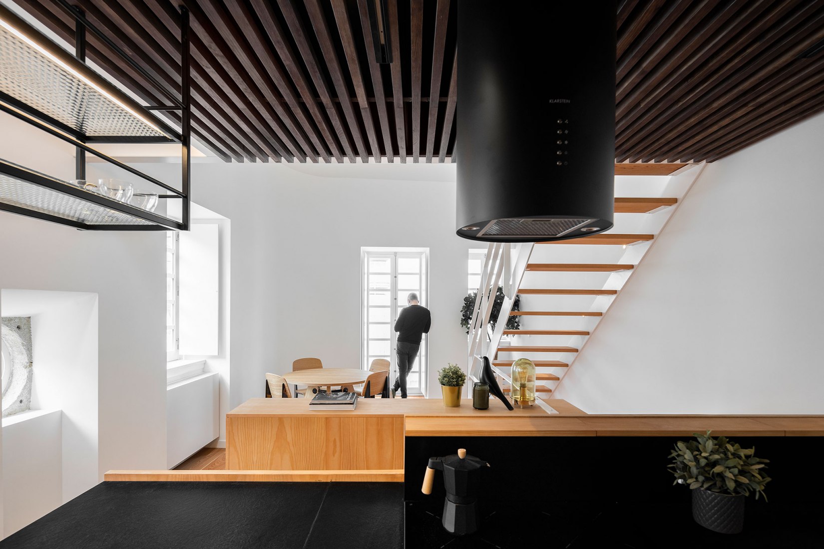 Casa dos Oleiros por Paulo Martins Arquitecto. Fotografía por Ivo Tavares Studio