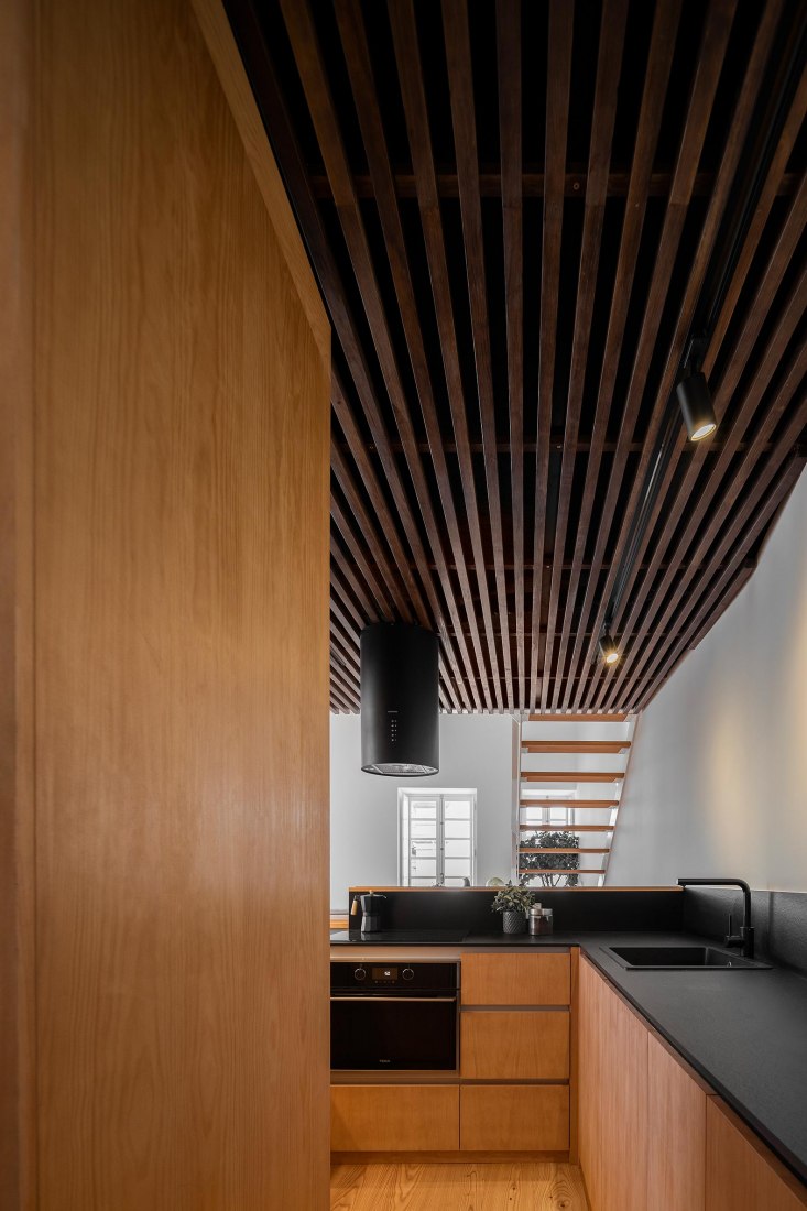 Casa dos Oleiros por Paulo Martins Arquitecto. Fotografía por Ivo Tavares Studio