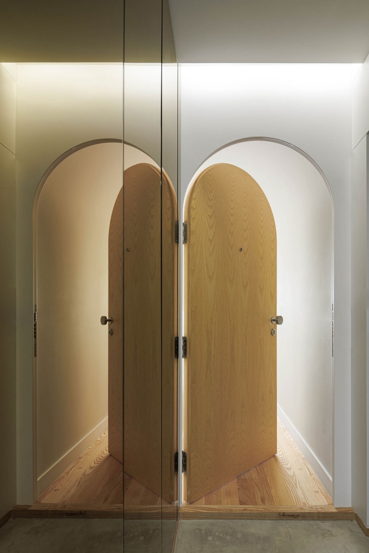 Boavista 339 by PAULO MERLINI architects. Photograph by Ivo Tavares Studio.