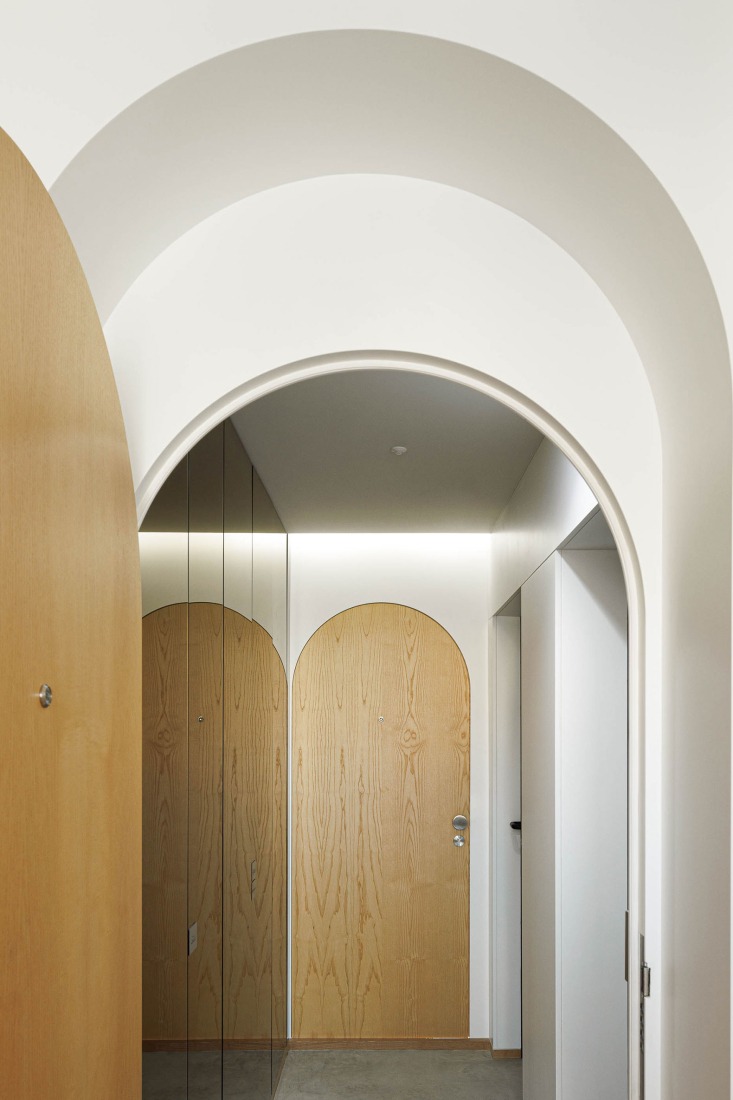 Boavista 339 by PAULO MERLINI architects. Photograph by Ivo Tavares Studio.