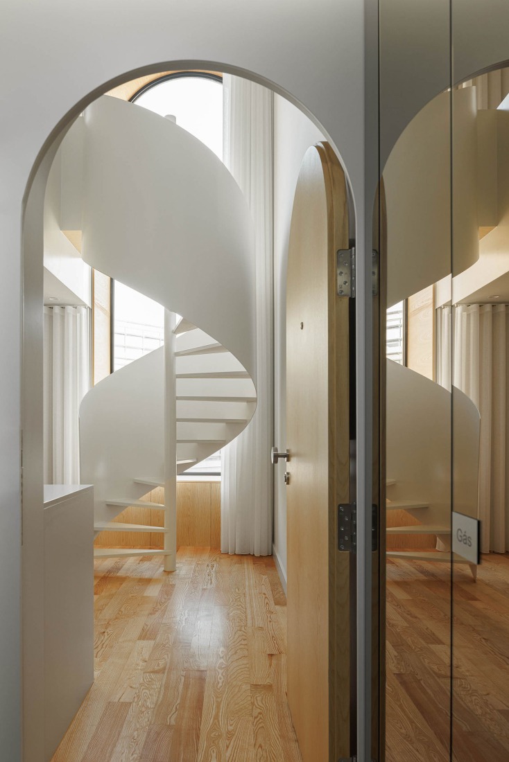 Boavista 339 by PAULO MERLINI architects. Photograph by Ivo Tavares Studio.