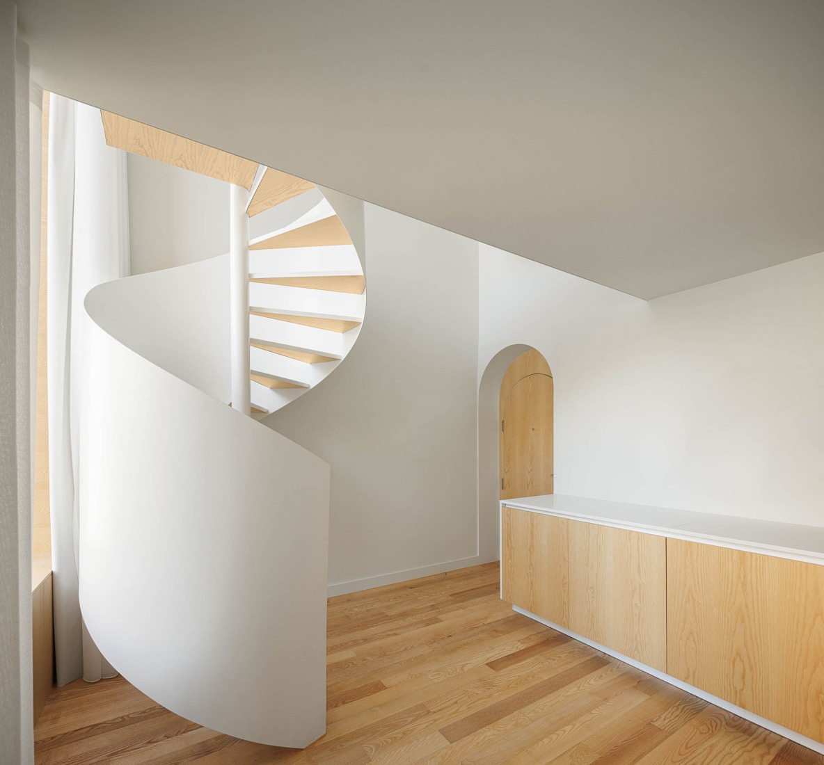 Boavista 339 by PAULO MERLINI architects. Photograph by Ivo Tavares Studio.