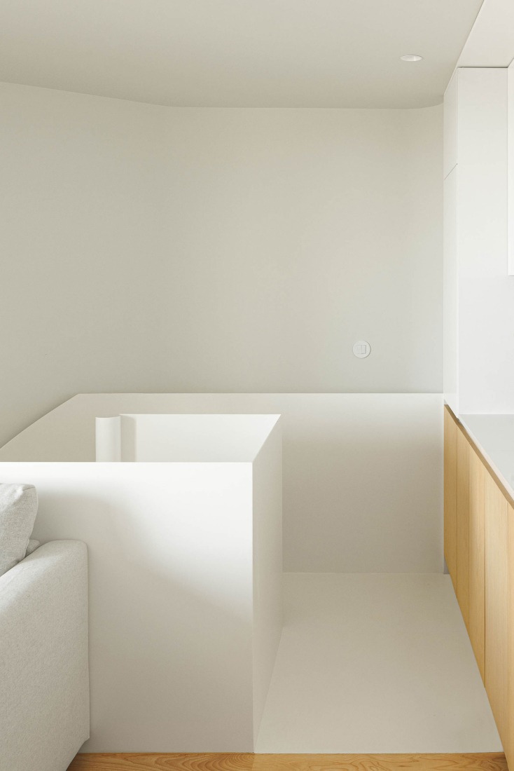 Boavista 339 by PAULO MERLINI architects. Photograph by Ivo Tavares Studio.