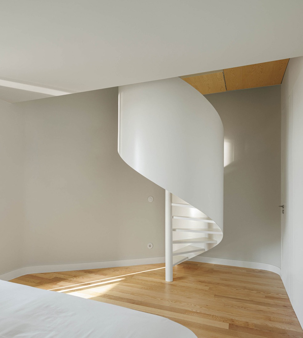 Boavista 339 by PAULO MERLINI architects. Photograph by Ivo Tavares Studio.