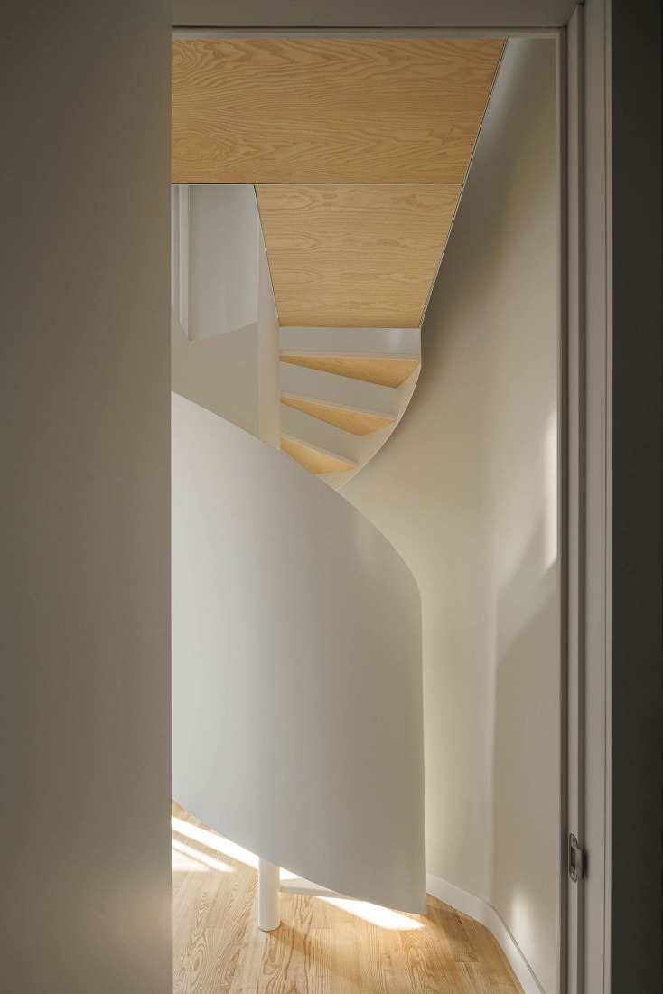 Boavista 339 by PAULO MERLINI architects. Photograph by Ivo Tavares Studio.