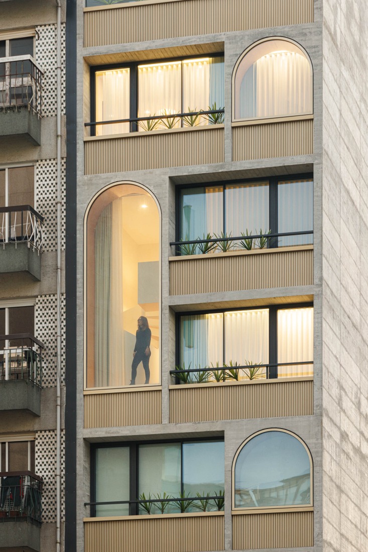 Boavista 339 by PAULO MERLINI architects. Photograph by Ivo Tavares Studio.